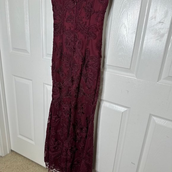 JS Collections Women's Boat Neck Short Sleeve Laced Burgundy  Mermaid Gown - Picture 10 of 16